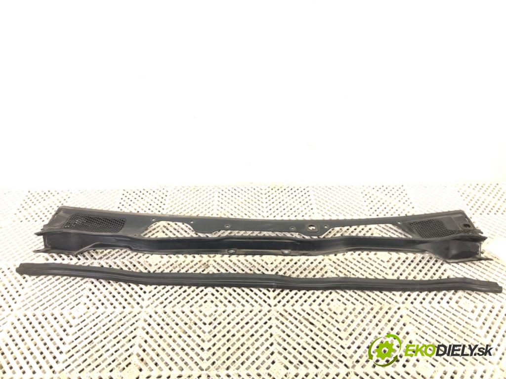 VOLVO V40 liftback (525, 526) 2012 - 2022    D4 140 kW [190 KM] olej napędowy 2014 - 2022  Torpédo, plast pod čelné okno 31278103 (Torpédo)