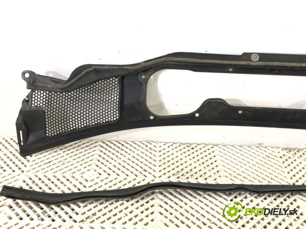 VOLVO V40 liftback (525, 526) 2012 - 2022    D4 140 kW [190 KM] olej napędowy 2014 - 2022  Torpédo, plast pod čelné okno 31278103 (Torpédo)