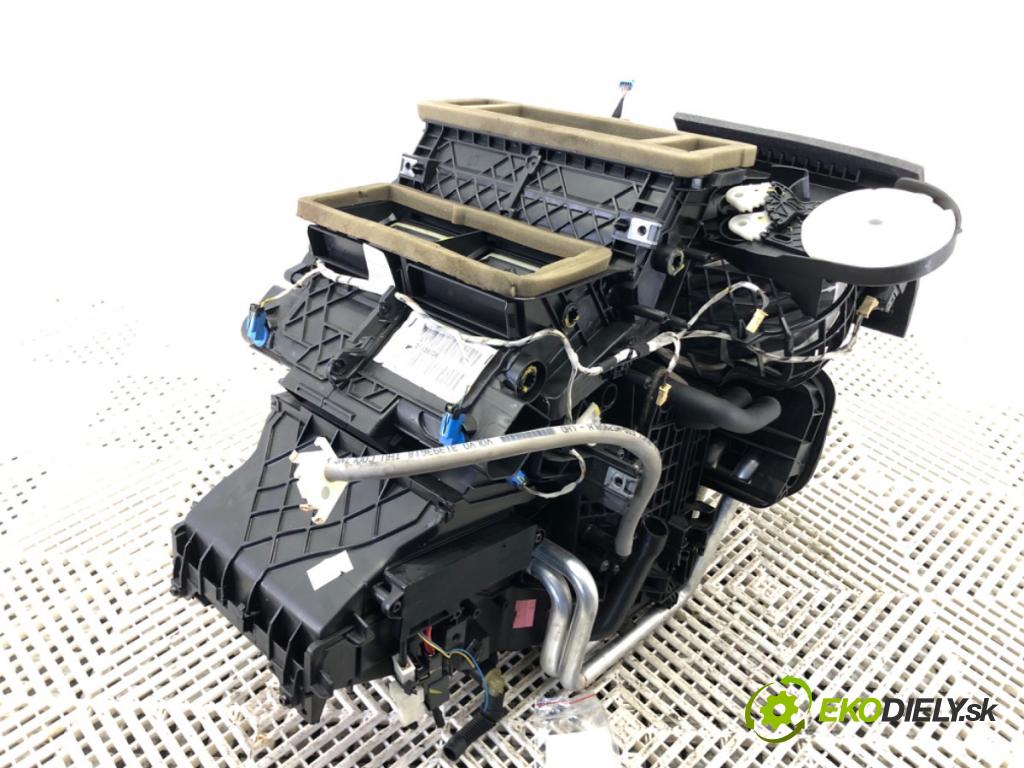 VOLVO V40 liftback (525, 526) 2012 - 2022    D4 140 kW [190 KM] olej napędowy 2014 - 2022  topné těleso radiátor topení 31436306 (Radiátory topení)