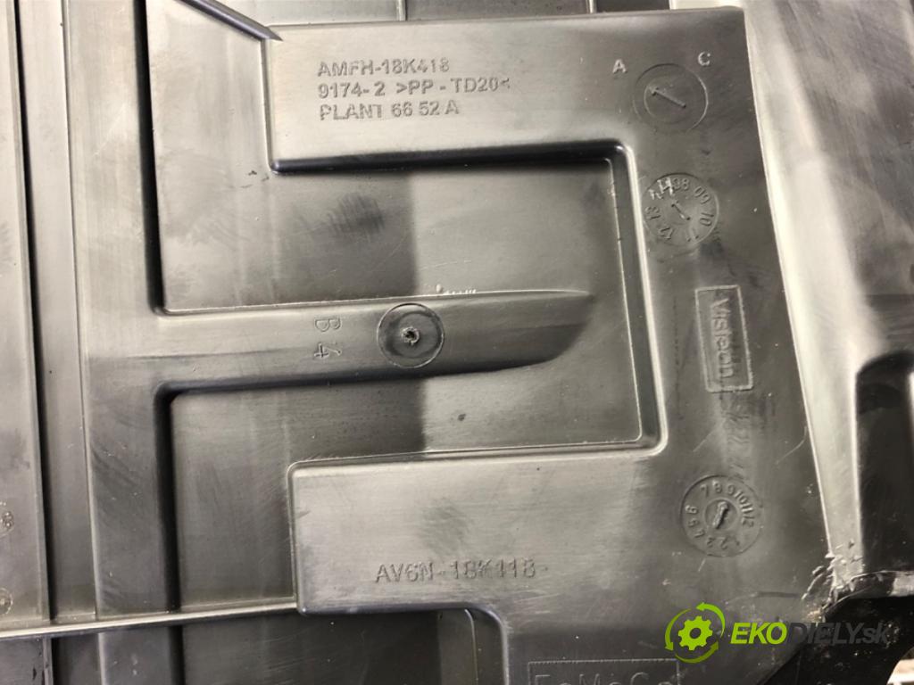 VOLVO V40 liftback (525, 526) 2012 - 2022    D4 140 kW [190 KM] olej napędowy 2014 - 2022  topné těleso radiátor topení 31436306 (Radiátory topení)