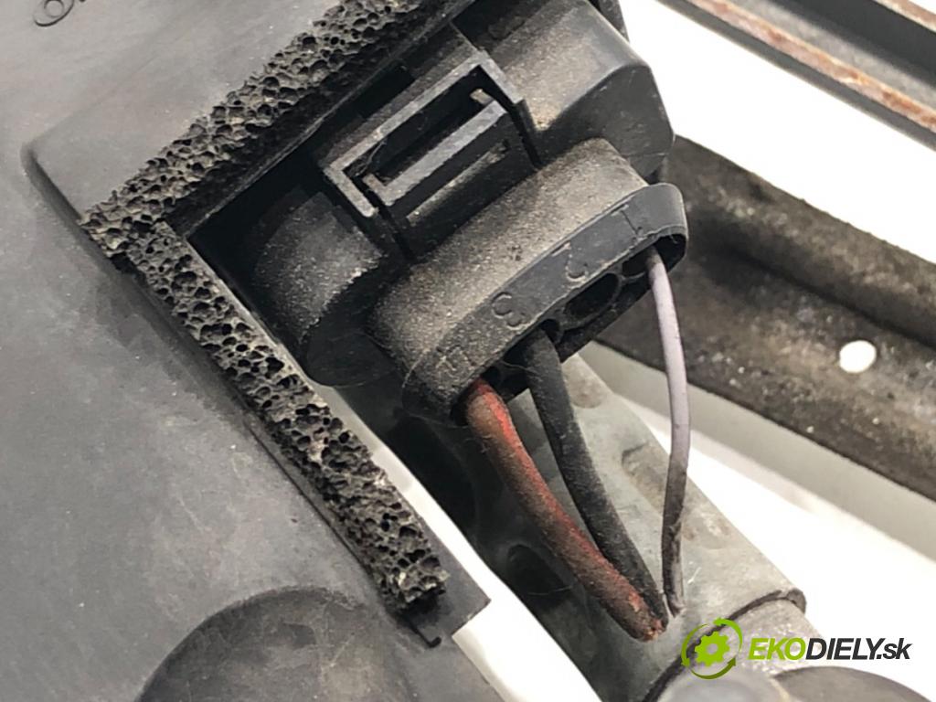 VOLVO V40 liftback (525, 526) 2012 - 2022    D4 140 kW [190 KM] olej napędowy 2014 - 2022  Mechanizmus stieračov predný 31378574 (Motorček stieračov predné)