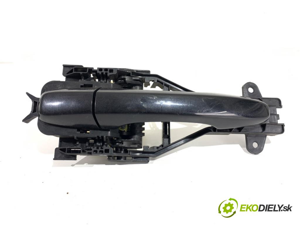 VOLVO V40 liftback (525, 526) 2012 - 2022    D4 140 kW [190 KM] olej napędowy 2014 - 2022  Kľučka vonkajšia pravy zad 