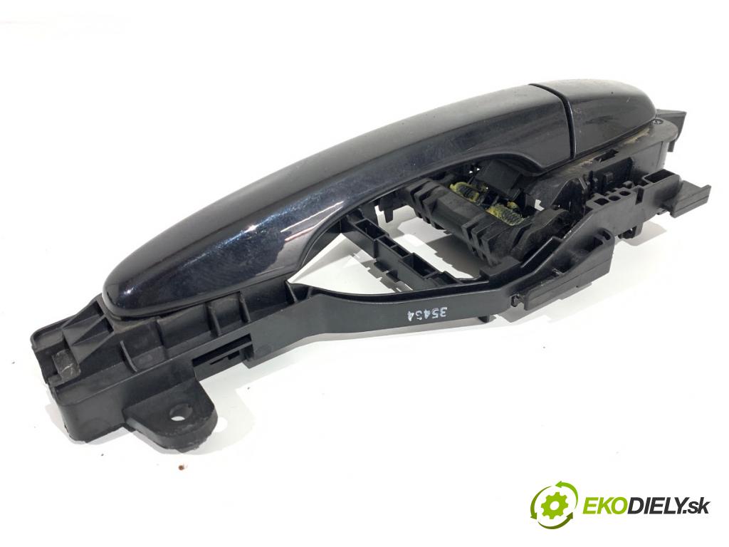 VOLVO V40 liftback (525, 526) 2012 - 2022    D4 140 kW [190 KM] olej napędowy 2014 - 2022  Kľučka vonkajšia pravy zad