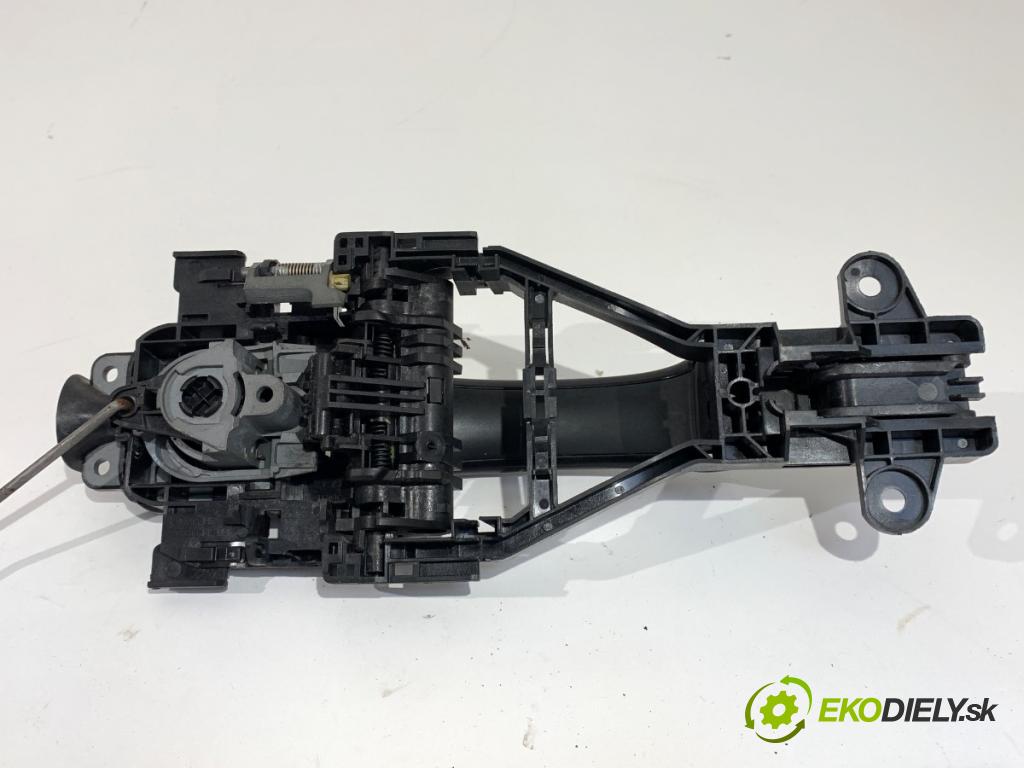 VOLVO V40 liftback (525, 526) 2012 - 2022    D4 140 kW [190 KM] olej napędowy 2014 - 2022  Kľučka vonkajšia ľavy predný