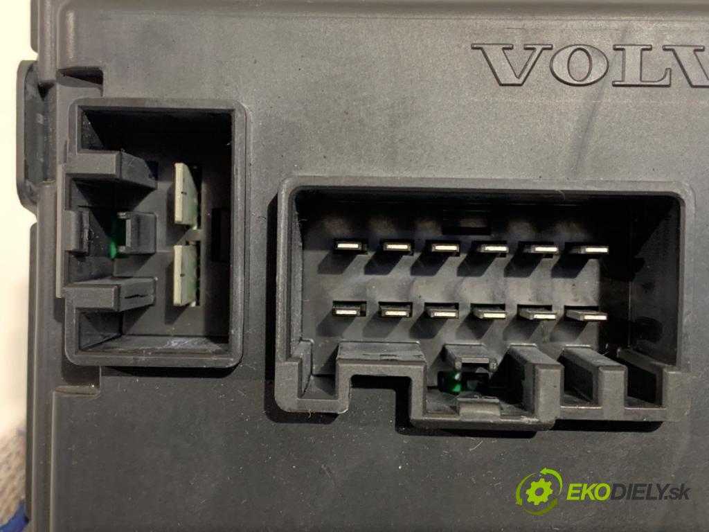 VOLVO V40 liftback (525, 526) 2012 - 2022    D4 140 kW [190 KM] olej napędowy 2014 - 2022  Modul ťažného oka 31399575 (Ostatné)