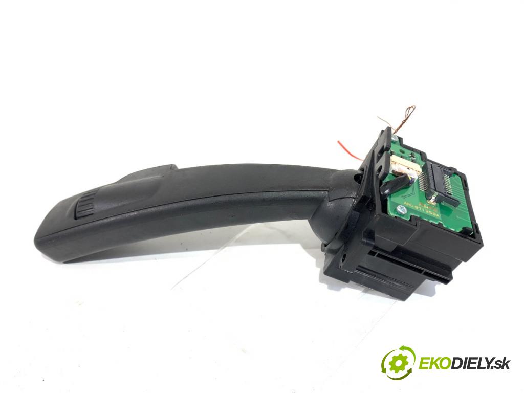 VOLVO V40 liftback (525, 526) 2012 - 2022    D4 140 kW [190 KM] olej napędowy 2014 - 2022  Prepínač stieračov 31394008 (Prepínač/spínač/tlačidlo a ovládač kúrenia)