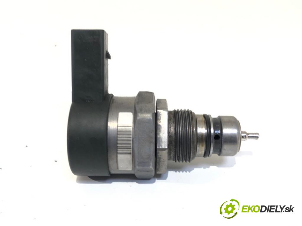 AUDI A6 C6 Avant (4F5) 2004 - 2011    3.0 TDI quattro 165 kW [225 KM] olej napędowy 2005 - 2006  Snímač tlaku paliva 057130764F (Snímač)