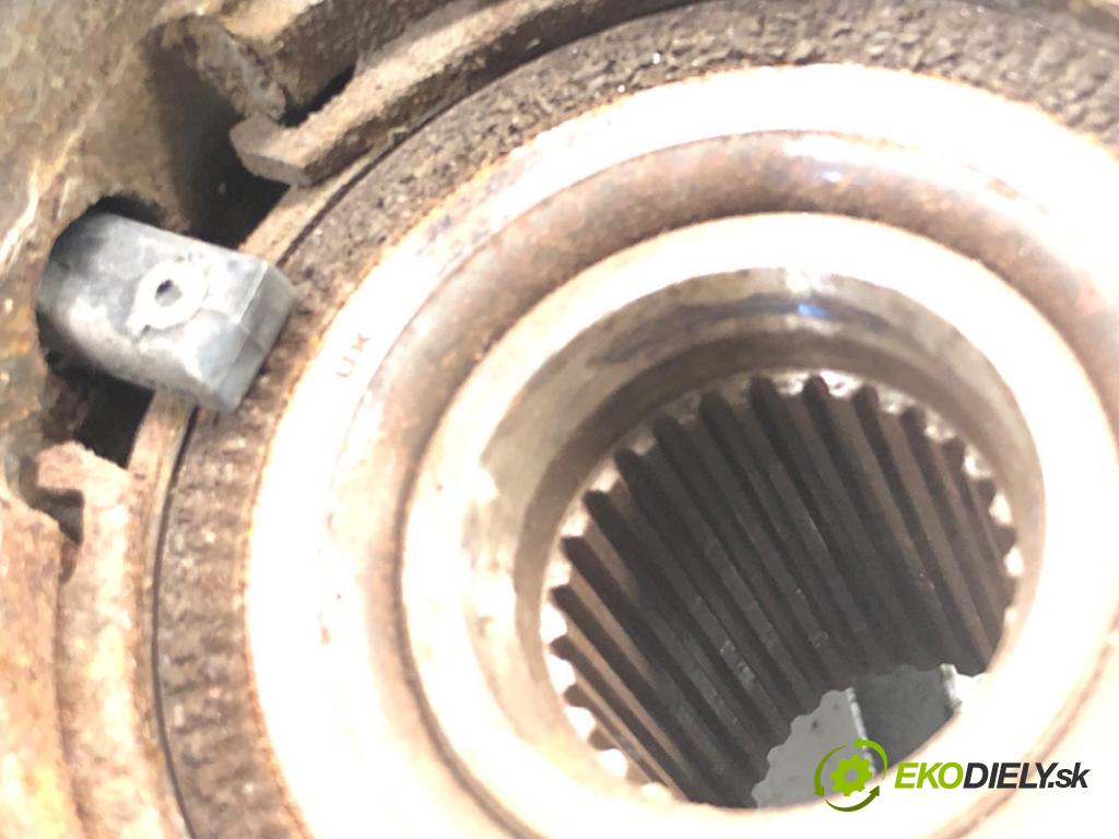 TOYOTA YARIS (_P9_) 2005 - 2014    1.33 VVT-i (NSP90_) 74 kW [100 KM] benzyna 2008 - 2011  náboj pravy predný