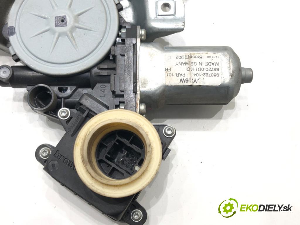 TOYOTA YARIS (_P9_) 2005 - 2014    1.33 VVT-i (NSP90_) 74 kW [100 KM] benzyna 2008 - 2011  mechanismus okna levý přední část 85702-0F010