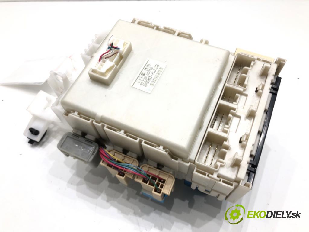 TOYOTA YARIS (_P9_) 2005 - 2014    1.33 VVT-i (NSP90_) 74 kW [100 KM] benzyna 2008 - 2011  modul BSI 82730-0D260 (Pojistkové skříňky)