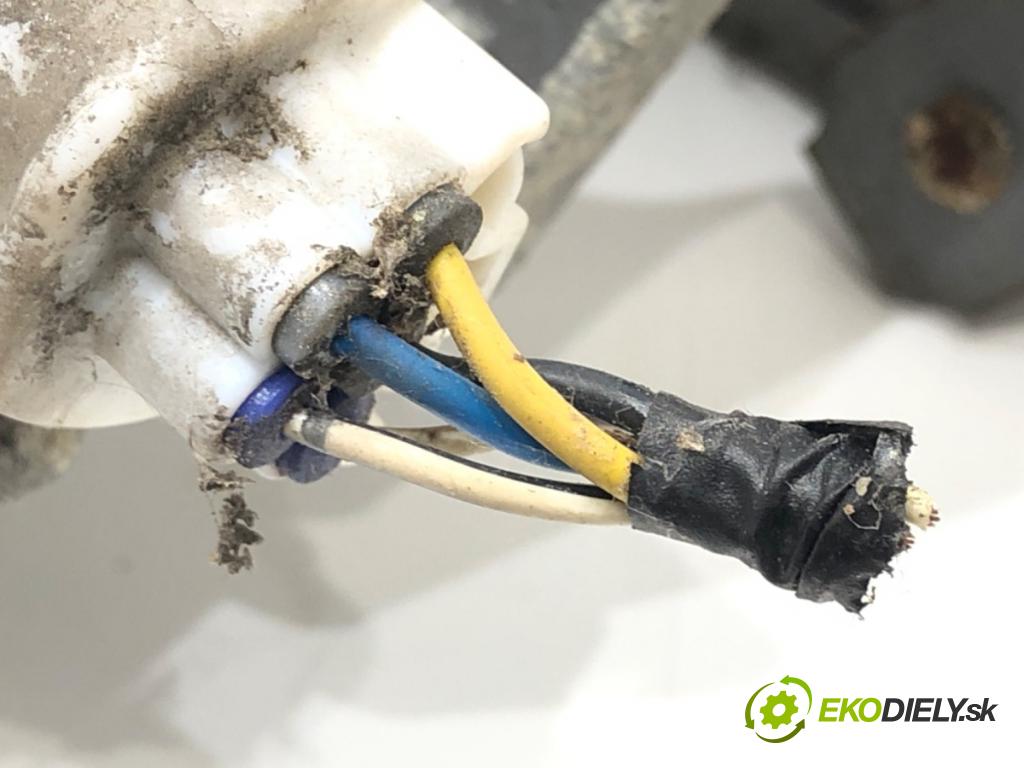 TOYOTA YARIS (_P9_) 2005 - 2014    1.33 VVT-i (NSP90_) 74 kW [100 KM] benzyna 2008 - 2011  Mechanizmus stieračov predný 85110-0D080 (Motorček stieračov predné)