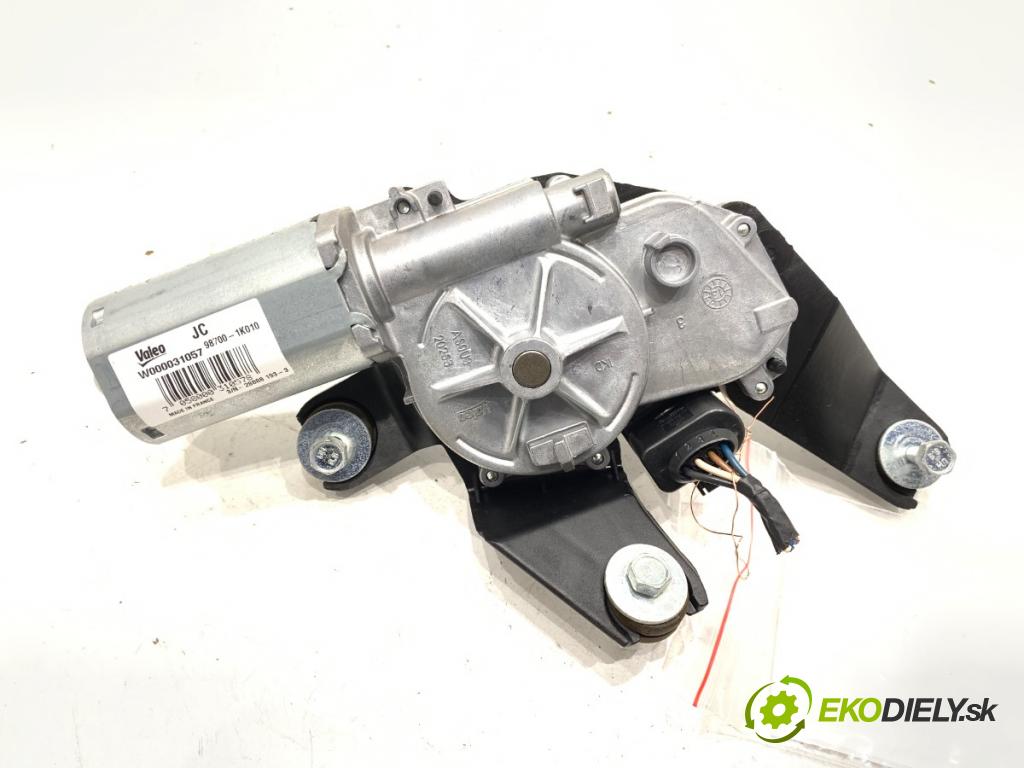 HYUNDAI ix20 (JC) 2010 - 2022    1.4 CRDi 57 kW [78 KM] olej napędowy 2011 - 2022  motor stěračů zadní část 98700-1K010