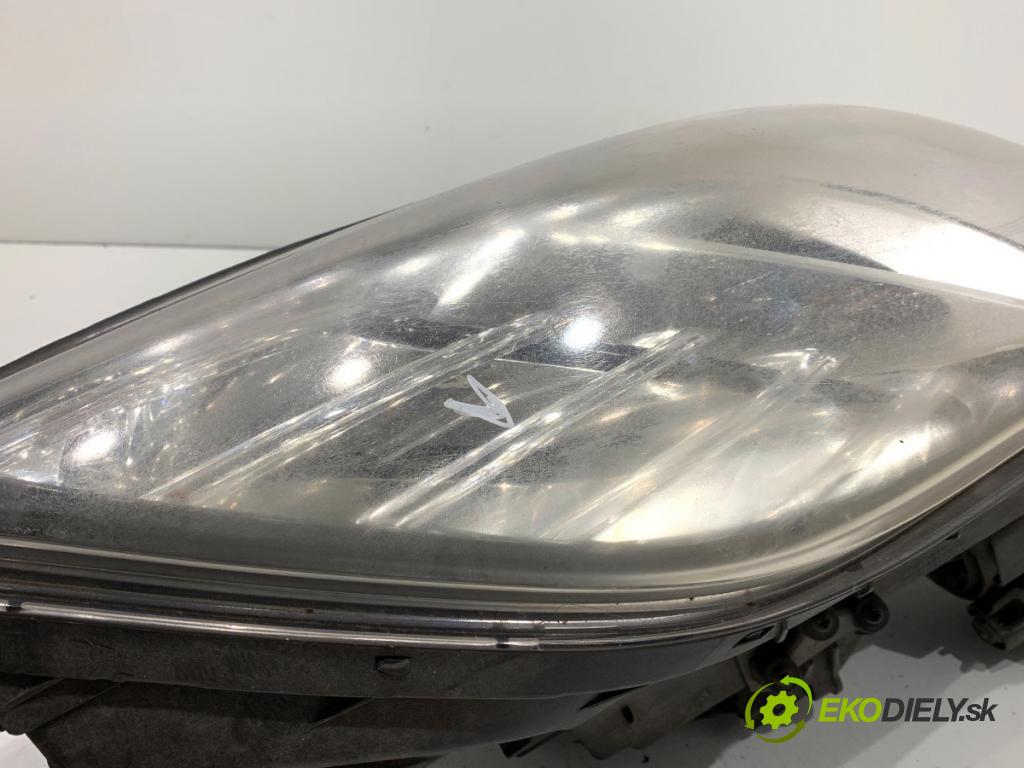 HYUNDAI ix20 (JC) 2010 - 2022    1.4 CRDi 57 kW [78 KM] olej napędowy 2011 - 2022  světlomet levý přední část 92101-1KXXX