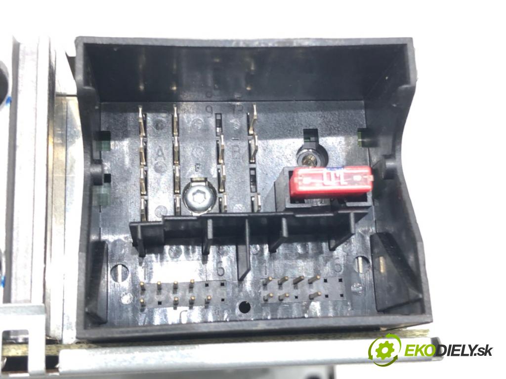 CITROEN C5 II (RC_) 2004 - 2022    1.8 16V (RC6FZB) 85 kW [116 KM] benzyna 2004 - 2005  RADIO  (Audio zariadenie)