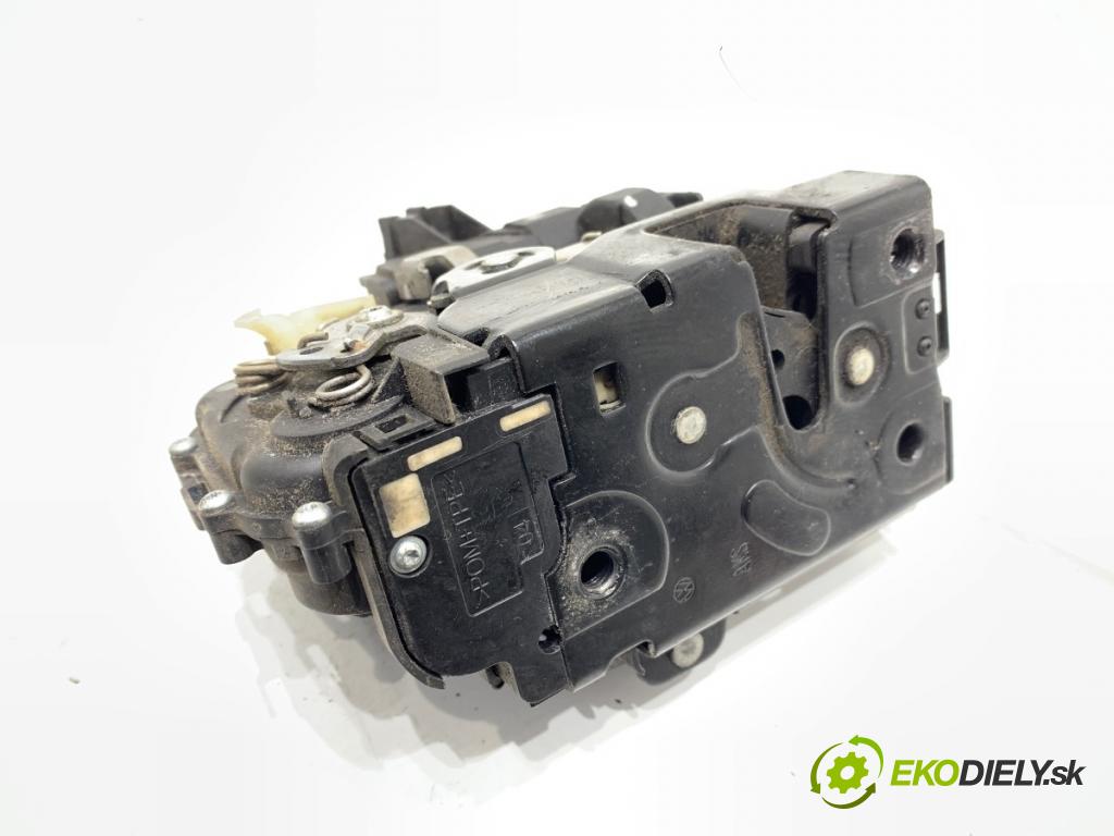SEAT LEON (1M1) 1999 - 2006    1.9 TDI 81 kW [110 KM] olej napędowy 1999 - 2006  zámok dveře levý přední část 3B1837015A