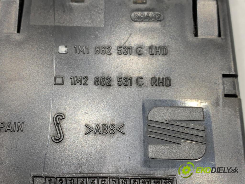 SEAT LEON (1M1) 1999 - 2006    1.9 TDI 81 kW [110 KM] olej napędowy 1999 - 2006  Držiak na nápoje 1M2862531C (Úchyt, držiak na nápoje)