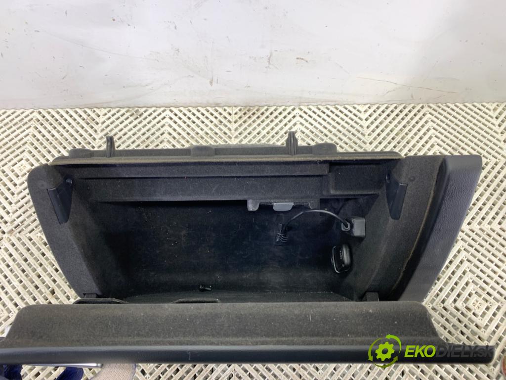 AUDI A4 B8 Avant (8K5) 2007 - 2015    2.0 TDI 100 kW [136 KM] olej napędowy 2008 - 2015  Priehradka, kastlík spolujazdca  (Priehradka, kastlík)