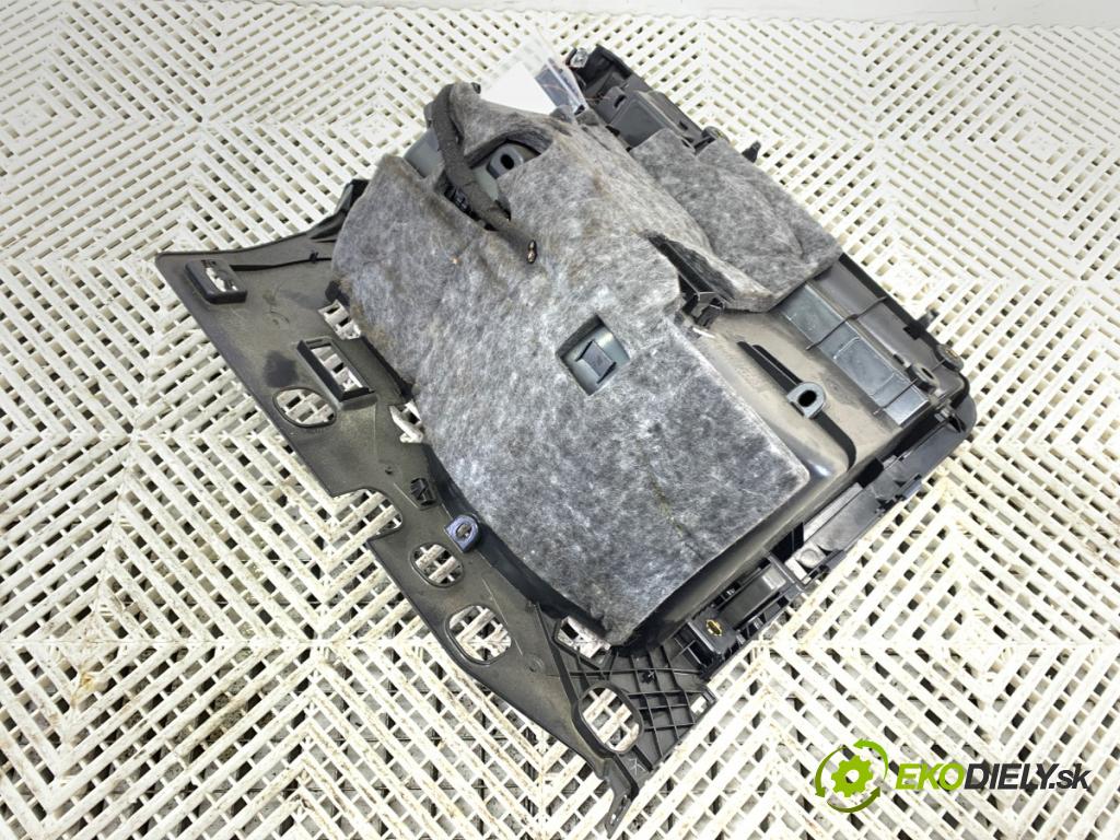 AUDI A4 B8 Avant (8K5) 2007 - 2015    2.0 TDI 100 kW [136 KM] olej napędowy 2008 - 2015  Priehradka, kastlík spolujazdca  (Priehradka, kastlík)