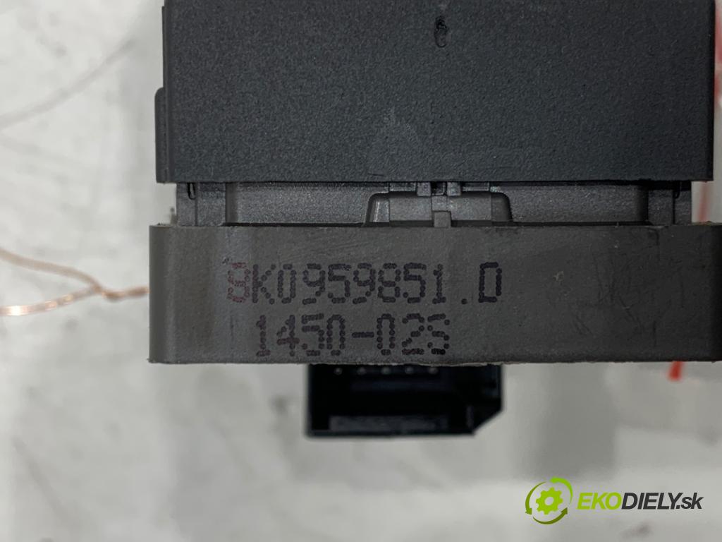 AUDI A4 B8 Avant (8K5) 2007 - 2015    2.0 TDI 100 kW [136 KM] olej napędowy 2008 - 2015  Prepínač okien 8K0959851D (Prepínač/spínač/tlačidlo a ovládač kúrenia)