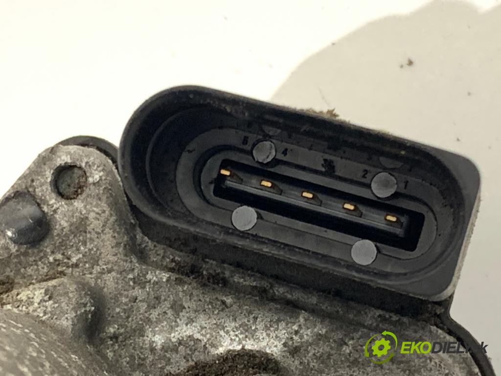 AUDI A4 B8 Avant (8K5) 2007 - 2015    2.0 TDI 100 kW [136 KM] olej napędowy 2008 - 2015  Škrtiaca klapka 03L128063E (Škrtiaca klapka)