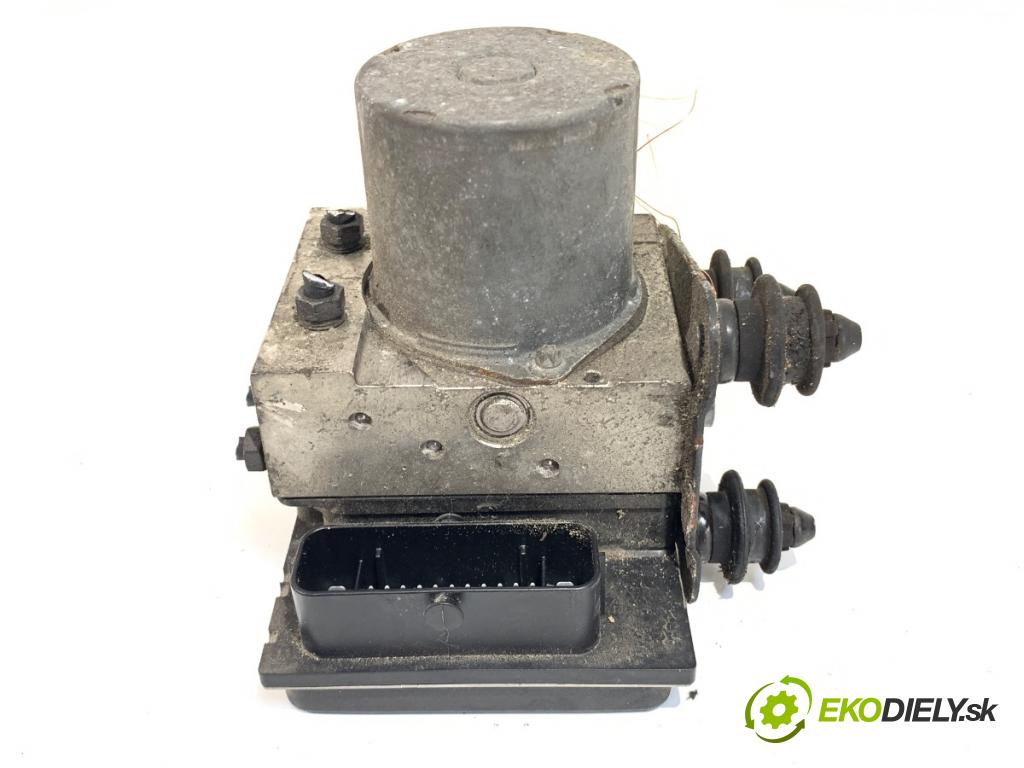 AUDI A4 B8 Avant (8K5) 2007 - 2015    2.0 TDI 100 kW [136 KM] olej napędowy 2008 - 2015  Pumpa ABS 8K0907379BF (Pumpa ABS)