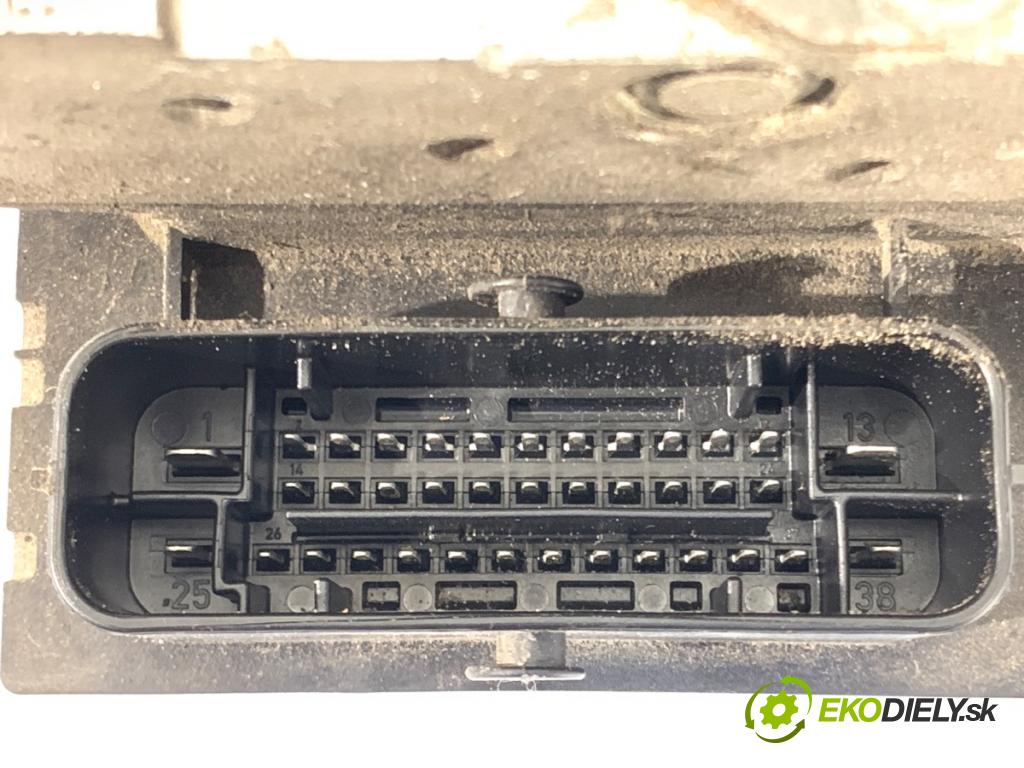 AUDI A4 B8 Avant (8K5) 2007 - 2015    2.0 TDI 100 kW [136 KM] olej napędowy 2008 - 2015  Pumpa ABS 8K0907379BF (Pumpa ABS)