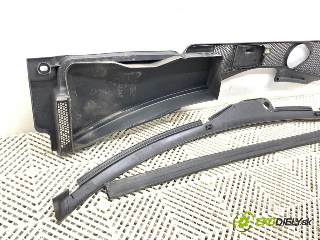 AUDI A4 B8 Avant (8K5) 2007 - 2015    2.0 TDI 100 kW [136 KM] olej napędowy 2008 - 2015  Torpédo, plast pod čelné okno 8K1819447 8K1819403 (Torpédo)