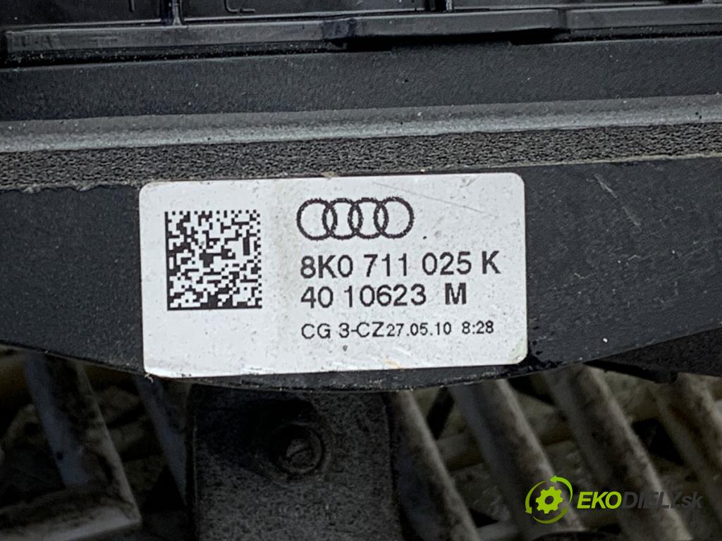AUDI A4 B8 Avant (8K5) 2007 - 2015    2.0 TDI 100 kW [136 KM] olej napędowy 2008 - 2015  Kulisa 8K0711025K (Rýchlostná páka / kulisa)