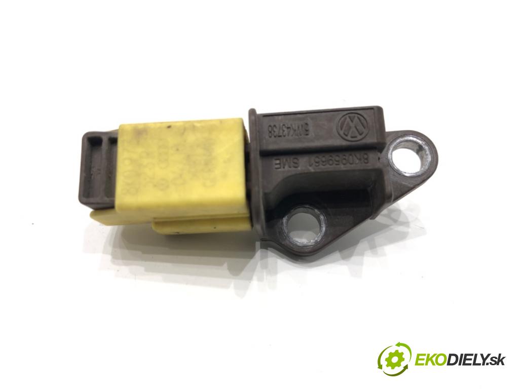 AUDI A4 B8 Avant (8K5) 2007 - 2015    2.0 TDI 100 kW [136 KM] olej napędowy 2008 - 2015  Snímač nárazu 8K0959651 (Snímač nárazu)