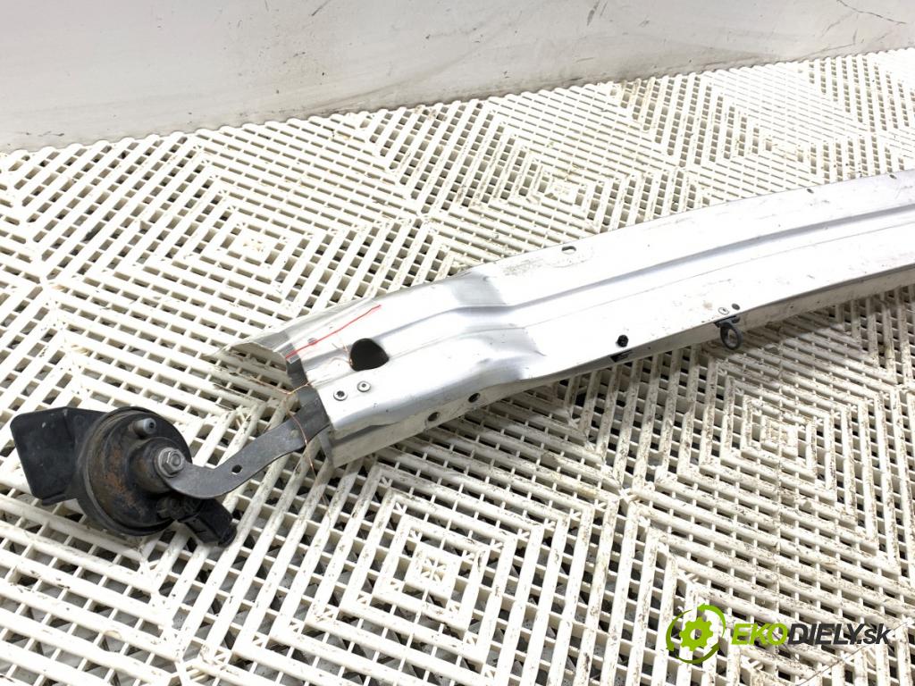 AUDI A4 B8 Avant (8K5) 2007 - 2015    2.0 TDI 100 kW [136 KM] olej napędowy 2008 - 2015  výztuha nárazníka přední část  (Výztuhy přední)