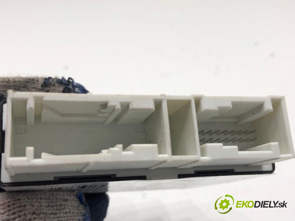 MINI MINI CLUBMAN (F54) 2014 - 2022    Cooper S ALL4 141 kW [192 KM] benzyna 2015 - 2022  Modul PDC 7938196 (Ostatné)