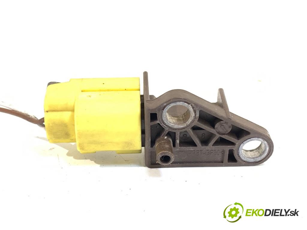 AUDI A4 B8 Avant (8K5) 2007 - 2015    2.0 TDI 100 kW [136 KM] olej napędowy 2008 - 2015  Snímač nárazu 8K0959651 (Snímač nárazu)