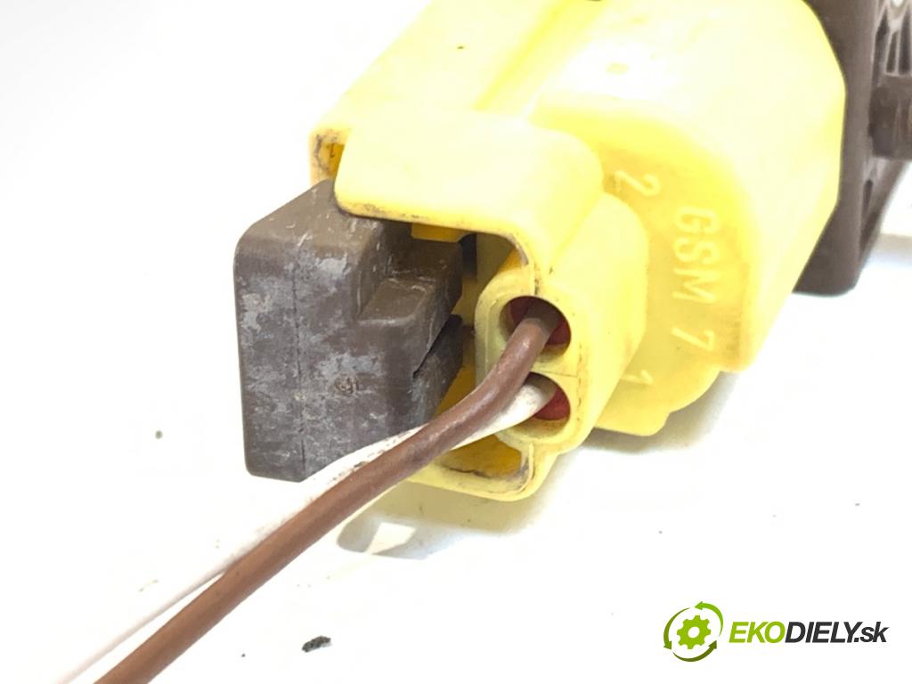 AUDI A4 B8 Avant (8K5) 2007 - 2015    2.0 TDI 100 kW [136 KM] olej napędowy 2008 - 2015  Snímač nárazu 8K0959651 (Snímač nárazu)