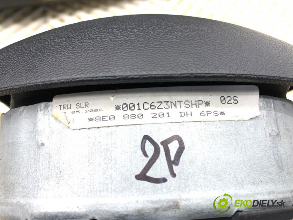 AUDI A4 B8 Kombi 2010 100 kW 2.0 TDI 1968 Palubná doska silentbloku 8E0880201DH