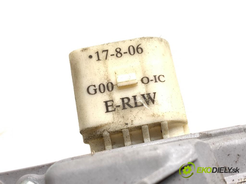 AUDI A6 C6 Avant (4F5) 2004 - 2011    2.7 TDI 132 kW [180 KM] olej napędowy 2005 - 2008  zámok dveře levý zadní část