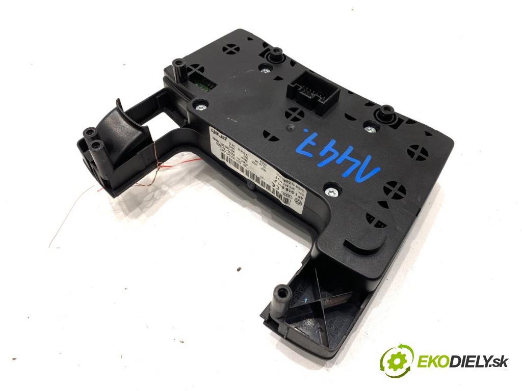 AUDI A6 C6 Avant (4F5) 2004 - 2011    2.7 TDI 132 kW [180 KM] olej napędowy 2005 - 2008  Panel ovládania radia 4F1919611F (Prepínač/spínač/tlačidlo a ovládač kúrenia)