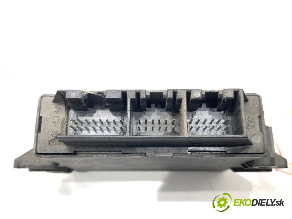 AUDI A6 C6 Avant (4F5) 2004 - 2011    2.7 TDI 132 kW [180 KM] olej napędowy 2005 - 2008  Modul PDC 4F0919283F (Ostatné)