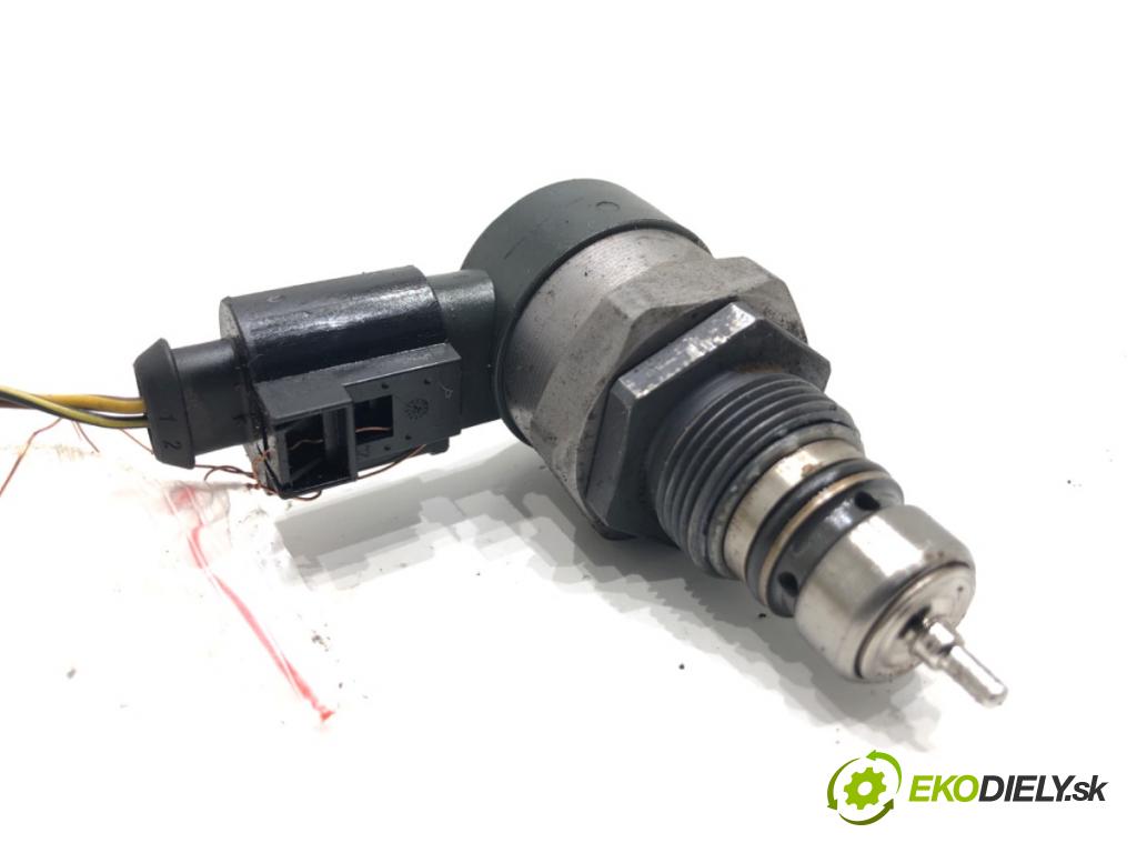 AUDI A6 C6 Avant (4F5) 2004 - 2011    2.7 TDI 132 kW [180 KM] olej napędowy 2005 - 2008  Snímač tlaku paliva 057130764F (Snímač)