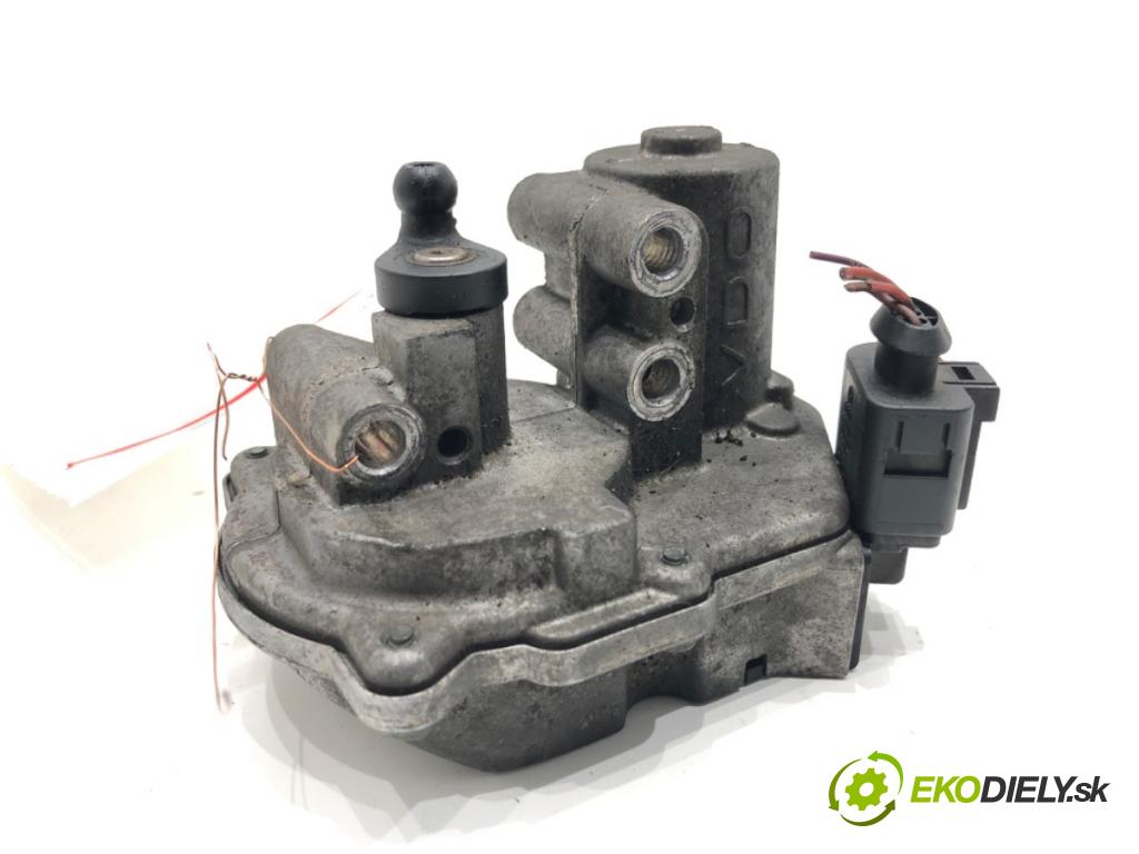 AUDI A6 C6 Avant (4F5) 2004 - 2011    2.7 TDI 132 kW [180 KM] olej napędowy 2005 - 2008  Nastavovač zvod, potrubie 059129086M (Ostatné)