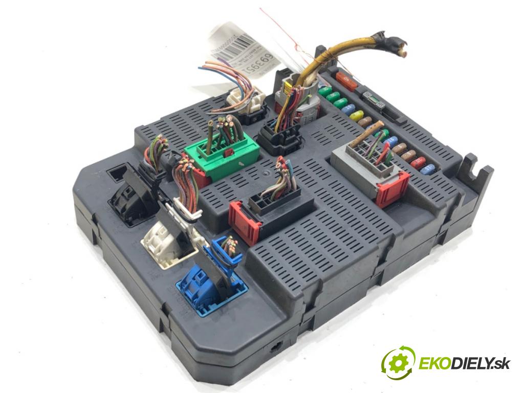 PEUGEOT 207 (WA_, WC_) 2006 - 2015    1.4 16V 65 kW [88 KM] benzyna 2006 - 2013  modul BSI 9663798280 (Pojistkové skříňky)