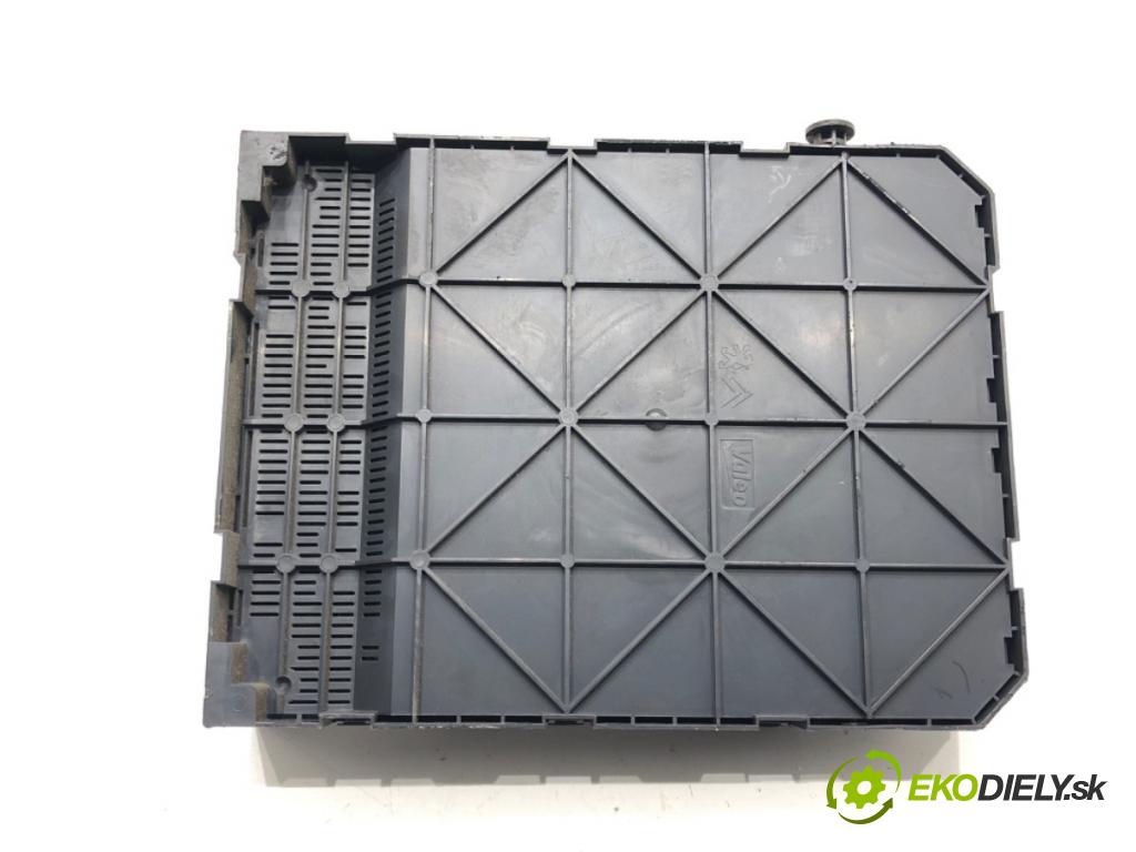 PEUGEOT 207 (WA_, WC_) 2006 - 2015    1.4 16V 65 kW [88 KM] benzyna 2006 - 2013  modul BSI 9663798280 (Pojistkové skříňky)