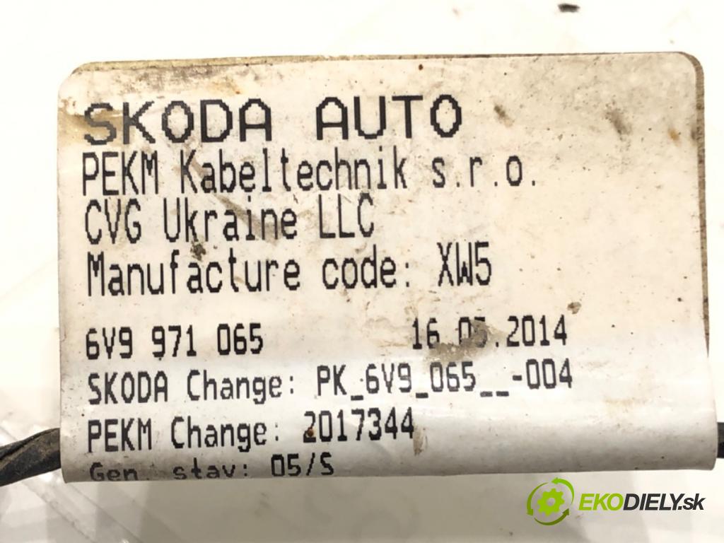 SKODA FABIA III Kombi (NJ5) 2014 - 2022    1.0 55 kW [75 KM] benzyna 2014 - 2022  Káblovačka PDC zad 6V9971065