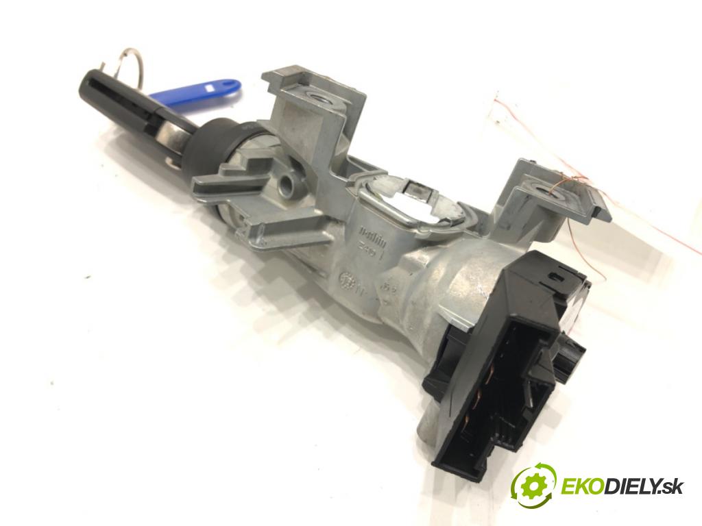 SKODA FABIA III Kombi (NJ5) 2014 - 2022    1.0 55 kW [75 KM] benzyna 2014 - 2022  spinačka 1K0905851 (Spínacia skrinka a kľúč)