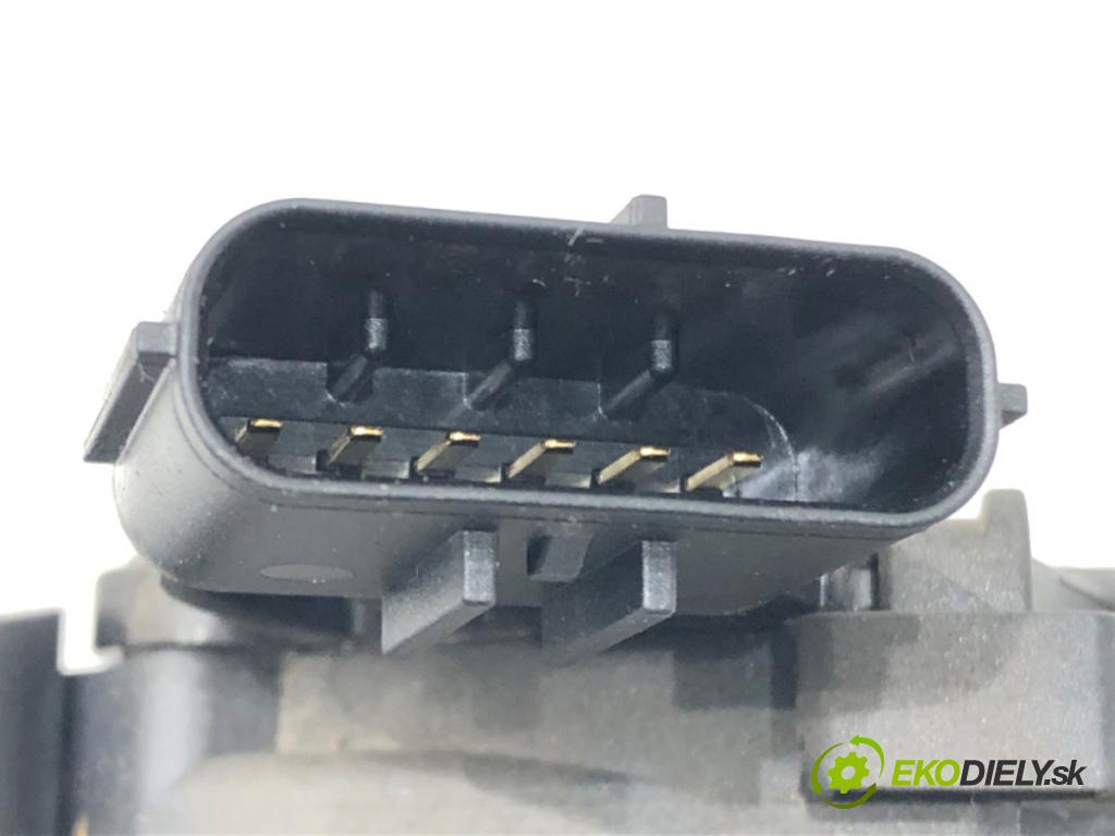 SKODA FABIA III Kombi (NJ5) 2014 - 2022    1.0 55 kW [75 KM] benzyna 2014 - 2022  Potenciometer plynu 6C1723503D (Pedál)