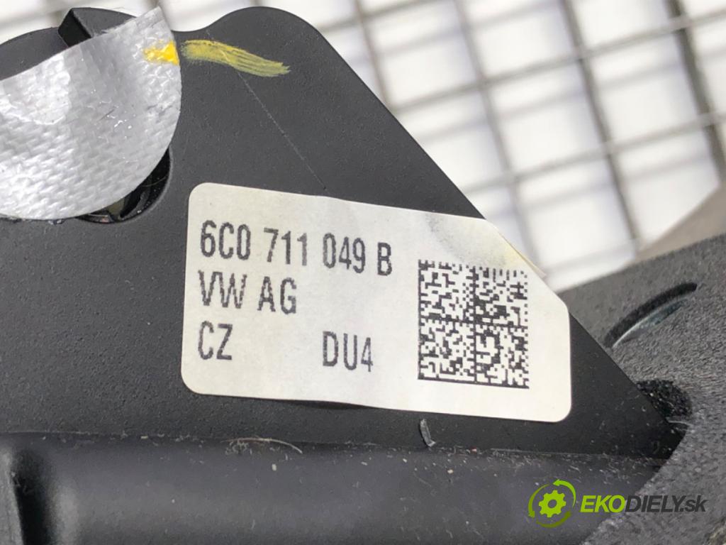 SKODA FABIA III Kombi (NJ5) 2014 - 2022    1.0 55 kW [75 KM] benzyna 2014 - 2022  Kulisa 6C0711049B (Rýchlostná páka (kulisa))