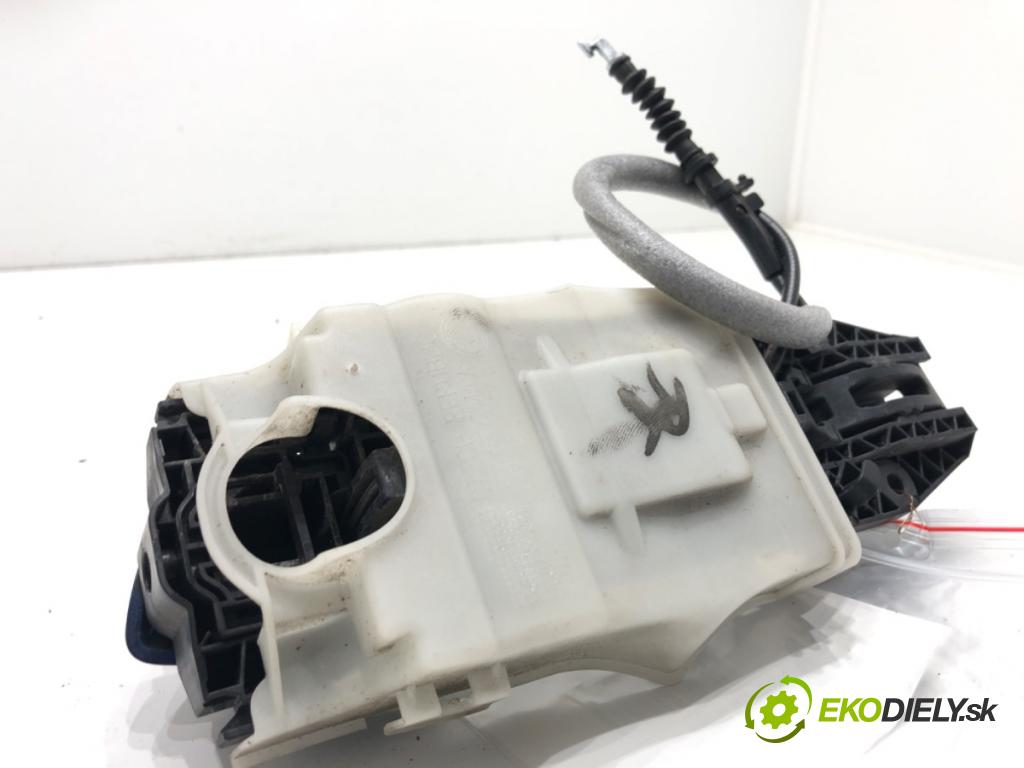 SKODA FABIA III Kombi (NJ5) 2014 - 2022    1.0 55 kW [75 KM] benzyna 2014 - 2022  Kľučka vonkajšia pravy zad