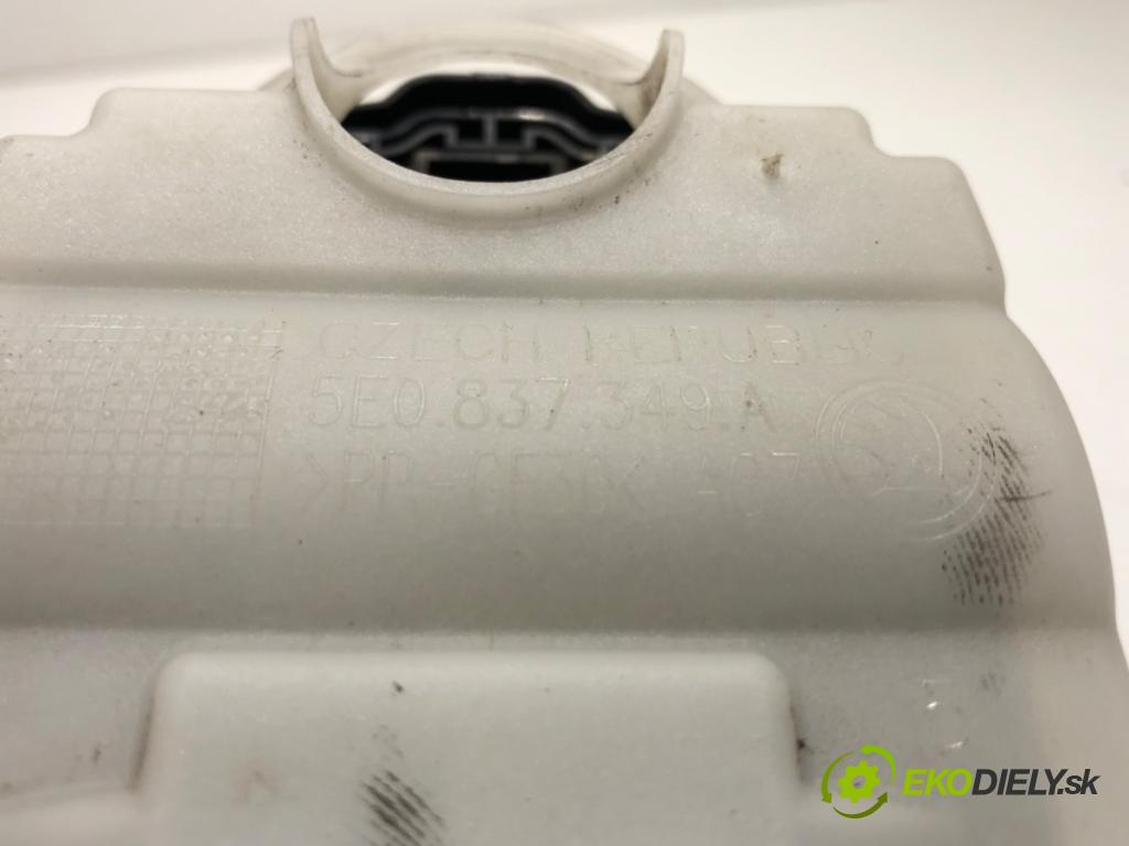 SKODA FABIA III Kombi (NJ5) 2014 - 2022    1.0 55 kW [75 KM] benzyna 2014 - 2022  Kľučka vonkajšia pravy zad
