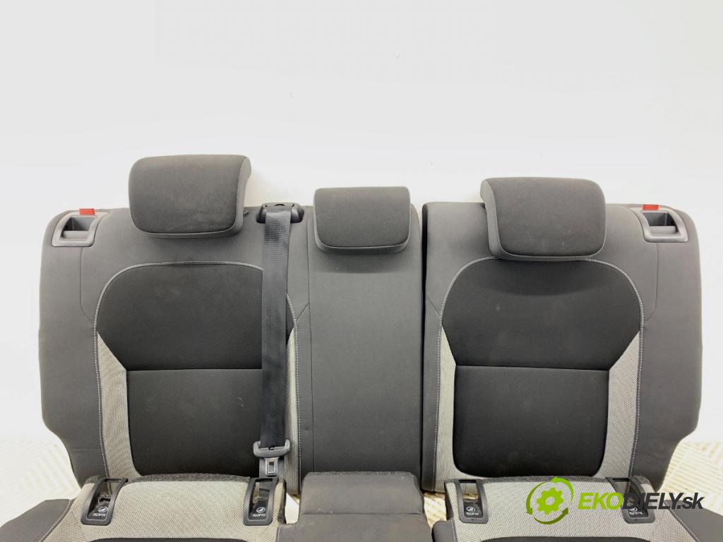 SKODA FABIA III Kombi (NJ5) 2014 - 2022    1.0 55 kW [75 KM] benzyna 2014 - 2022  Sedadlo druhý rad