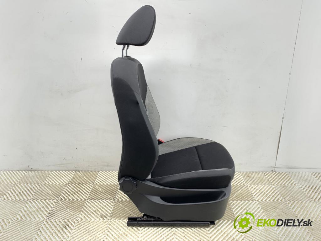 SKODA FABIA III Kombi 2018 55 kW 1.0 999 Sedadlo pravy predný
