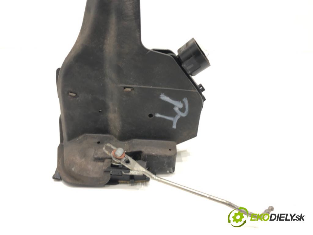 TOYOTA RAV 4 II (_A2_) 2000 - 2005    2.0 D 4WD (CLA20_, CLA21_) 85 kW [116 KM] olej napędowy 2001 - 2005  zámok dveře pravý zadní část